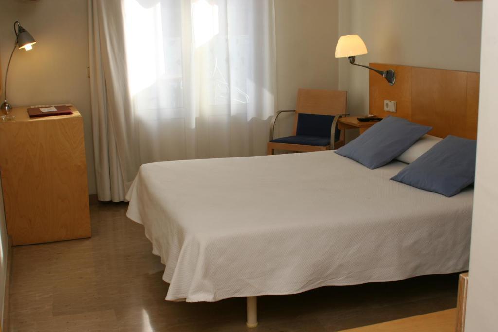Hotel Rambla Figueres Chambre photo