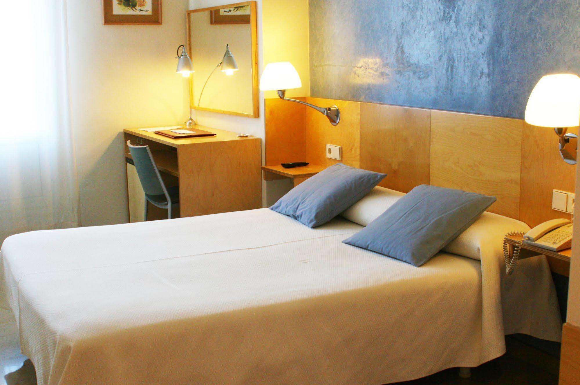 Hotel Rambla Figueres Extérieur photo
