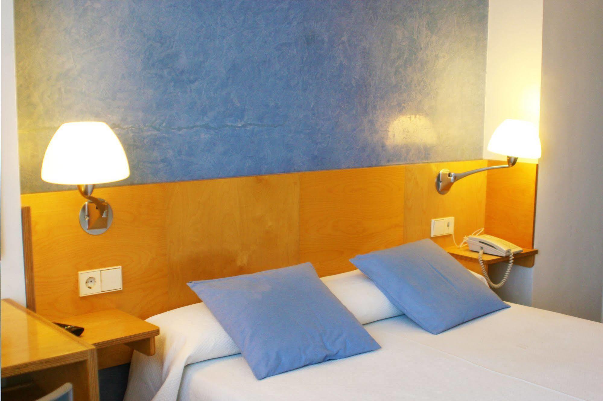 Hotel Rambla Figueres Extérieur photo